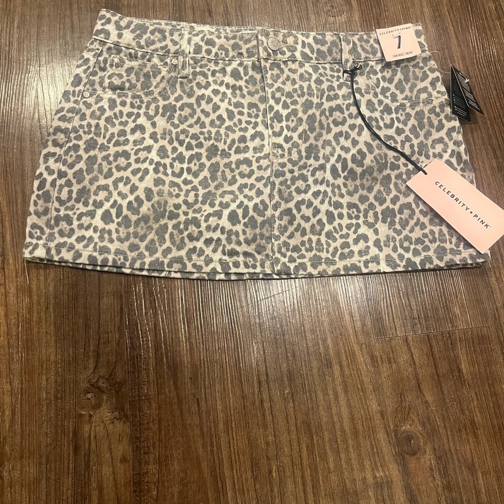 Size 7 Celebrity Pink Animal Print low rise mini Skirt